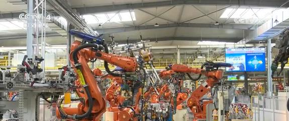 數字化、智能化轉型提速 中國工業生產向'新'向'綠'引擎足